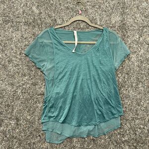 Lululemon Shirt Women 6 Blue Lightweight Breathable Workout Athleisure